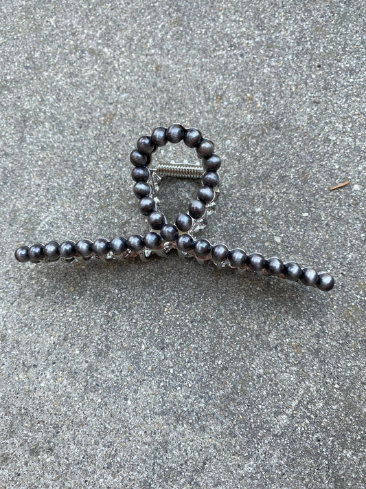 FAUX PEARL CLAW CLIPS