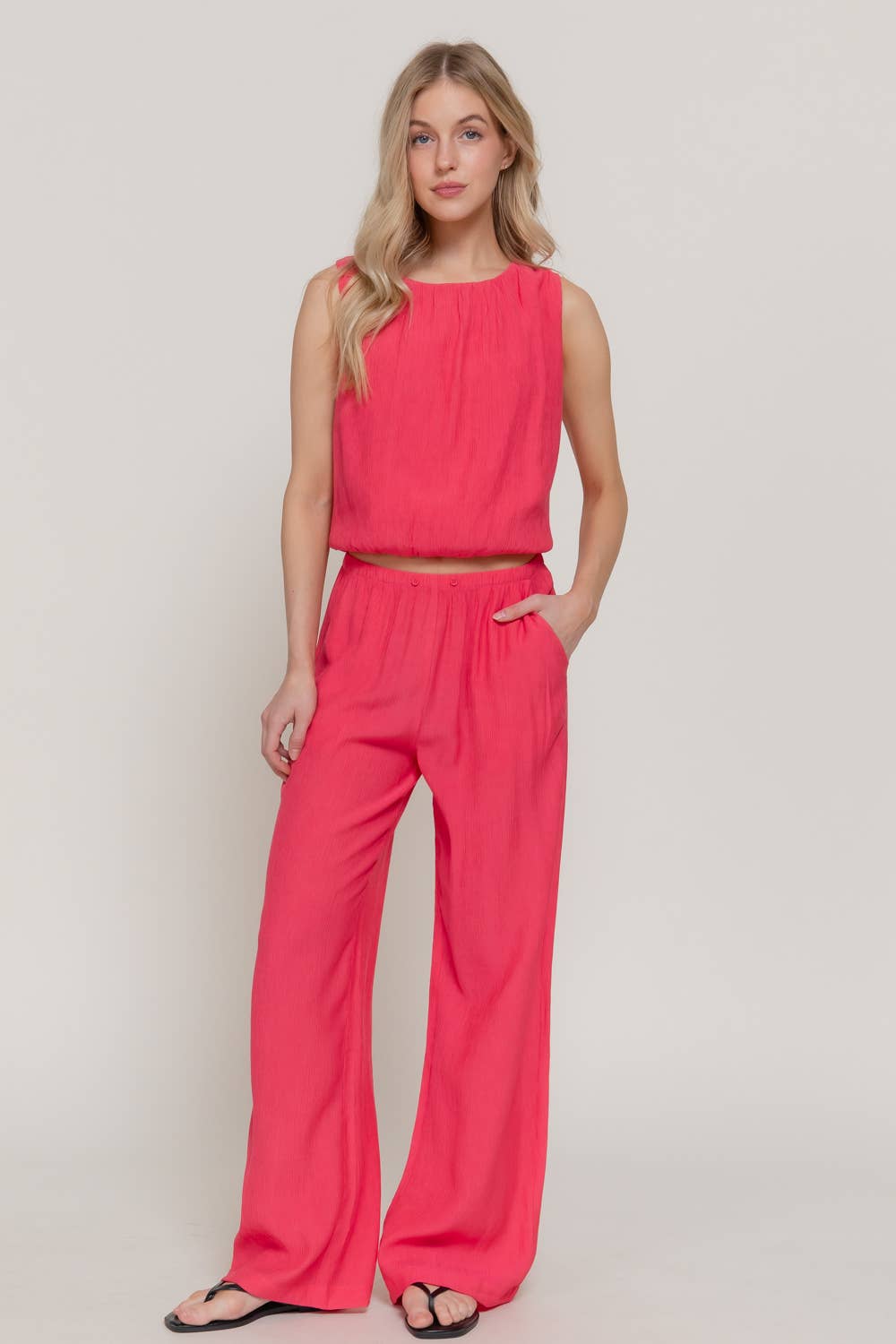 Sleeveless Round Neck Balloon Fit Crinkle Woven Top