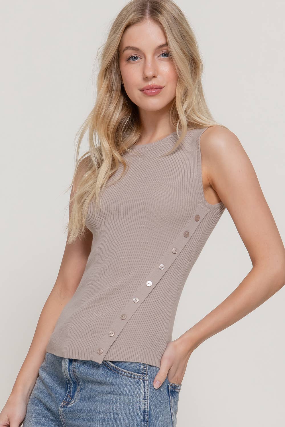 Sleeveless Boat Neck Top with Diagonal Placket: MGT-fuchsia / L