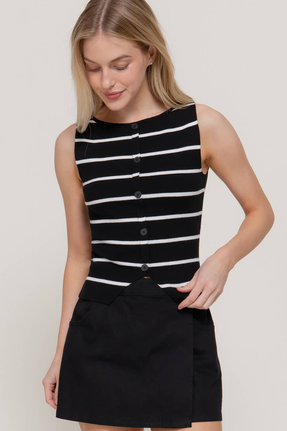 Sleeveless Boat Neck Button Split Stripe Top: KHA-white/khaki / M
