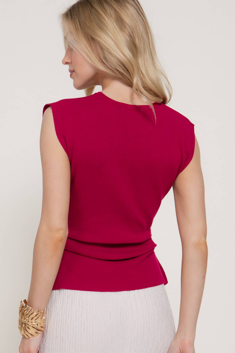 Sleeveless Side Pleats Detail Sweater Top: KHA-khaki / M