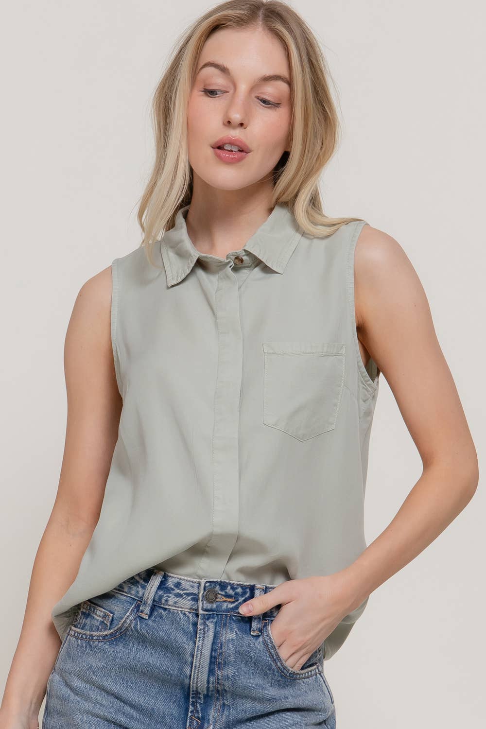 Sleeveless With Pocket Tencel Shirt: IVY-BEIGE / M