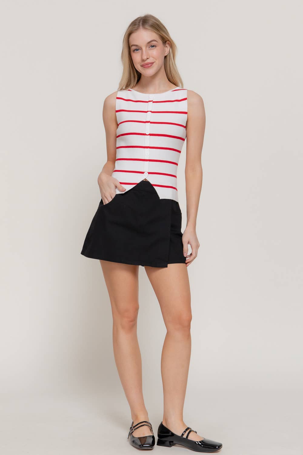 Sleeveless Boat Neck Button Split Stripe Top: KHA-white/khaki / M