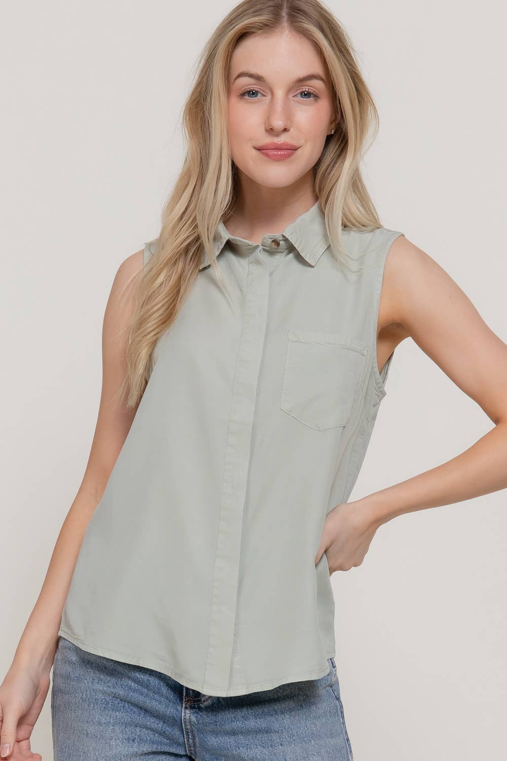 Sleeveless With Pocket Tencel Shirt: IVY-BEIGE / M