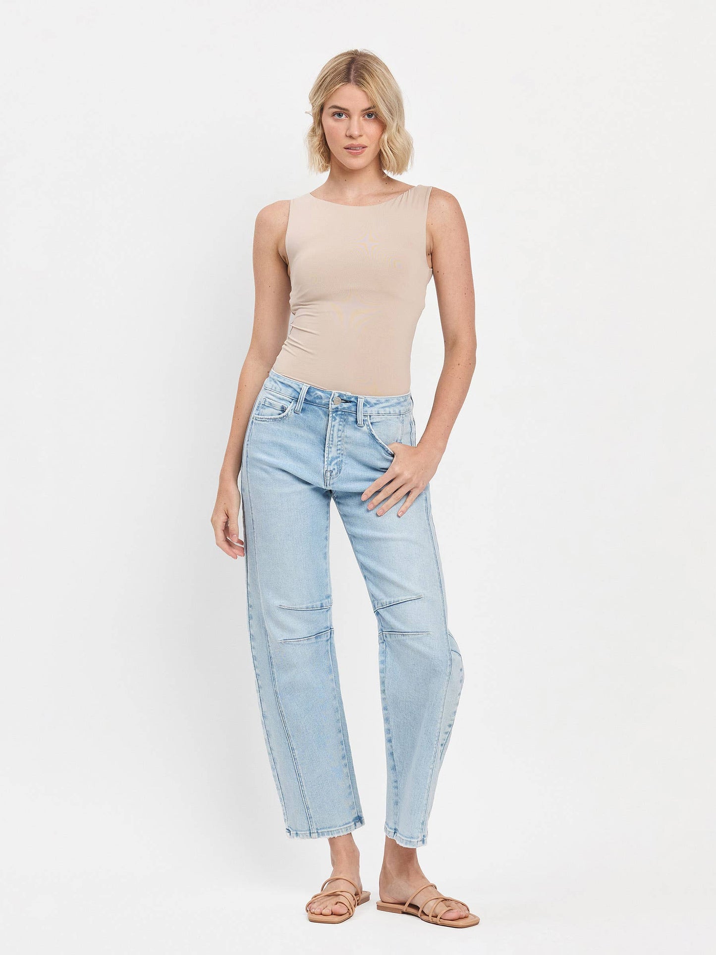 HIGH RISE LIGHT WASH BARREL LEG JEANS F5768LT: NORTHERN LIGHTS / 26
