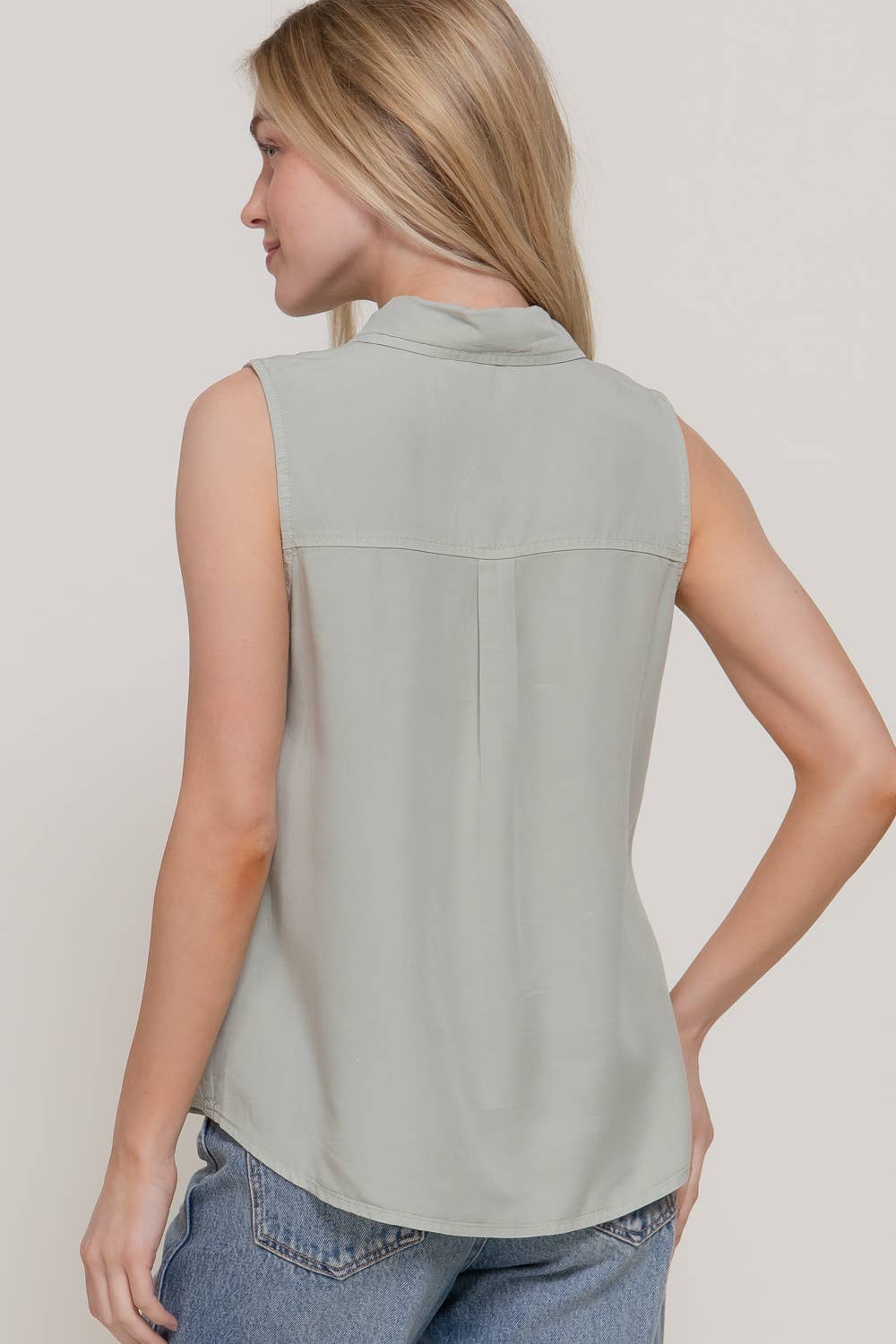Sleeveless With Pocket Tencel Shirt: IVY-BEIGE / M